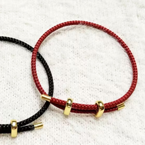 adjustable red bracelet - Picture 4 of 5